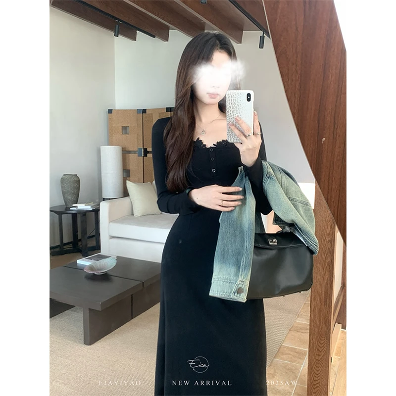 黑色蕾丝拼接V领连衣裙女2025秋冬季新款法式高级感长袖A字裙8170