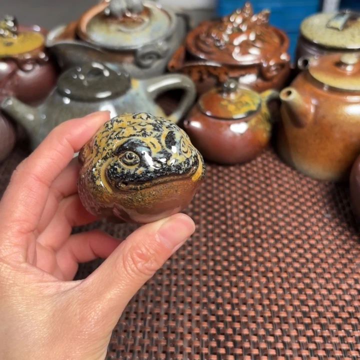 紫砂茶杯金蟾盖只