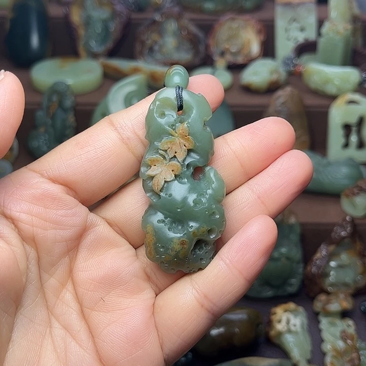 *****岫岩河磨玉（透闪石质玉）未镶嵌颈饰