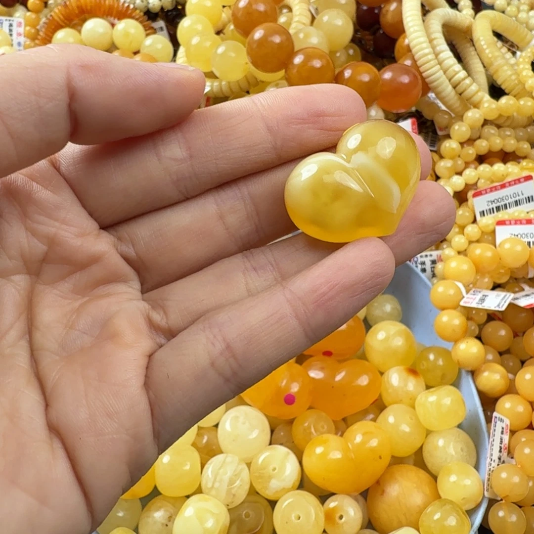 琥珀未镶嵌珠宝奇石