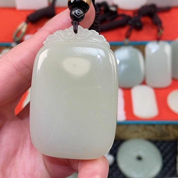 【闪购商品】颈饰未镶嵌和田玉