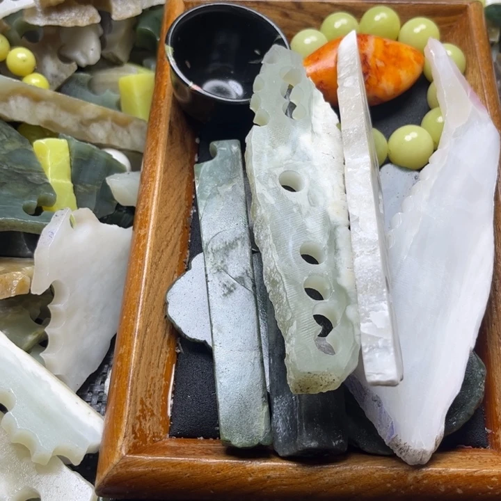 和田玉未镶嵌颈饰真**恒