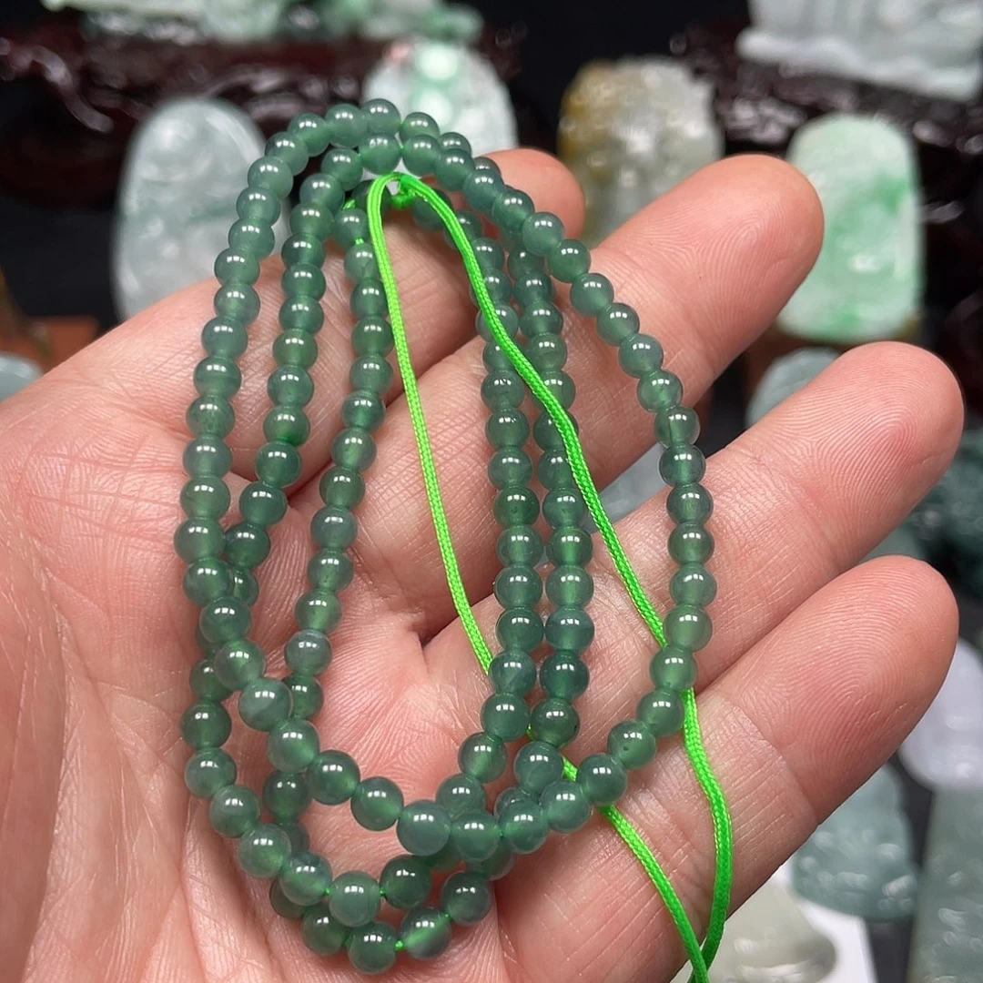 玄***）翡翠未镶嵌颈饰链条