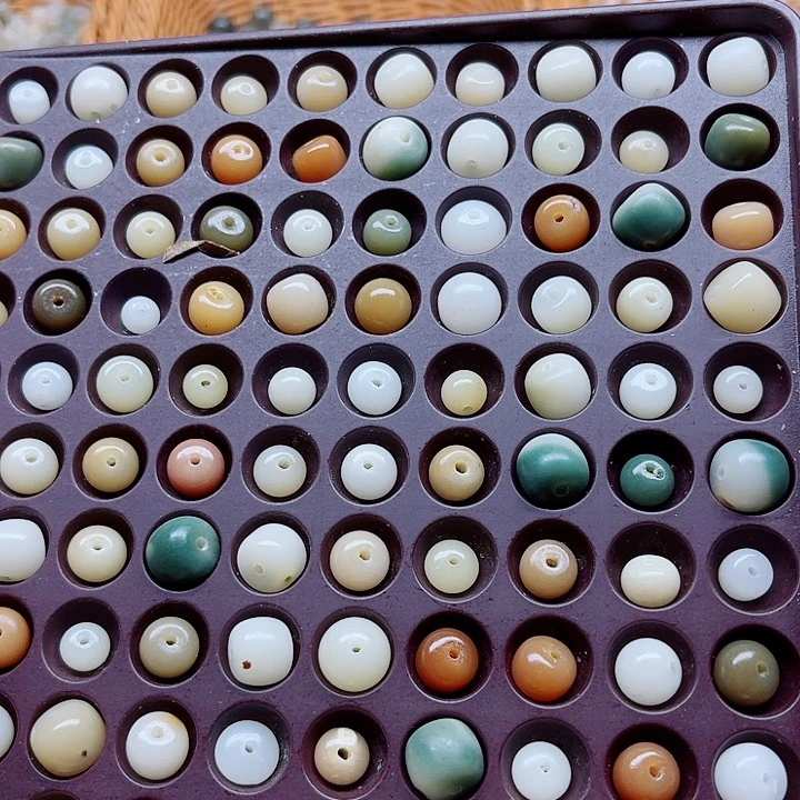 白玉菩提吊坠瑕疵混珠300颗卡灯牌宠300颗