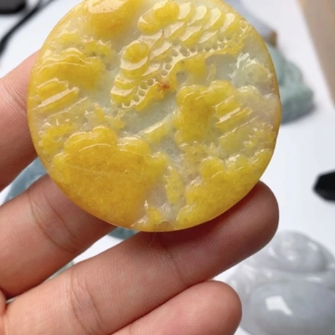 翡翠颈饰未镶嵌衢****司翡翠