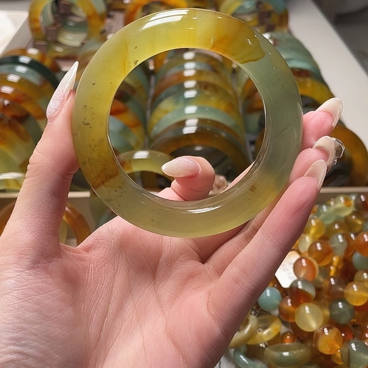 蛇纹石玉未镶嵌手镯55