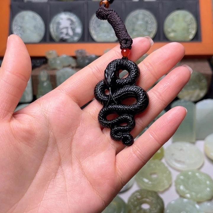 岫玉吊坠(赠链)未镶嵌