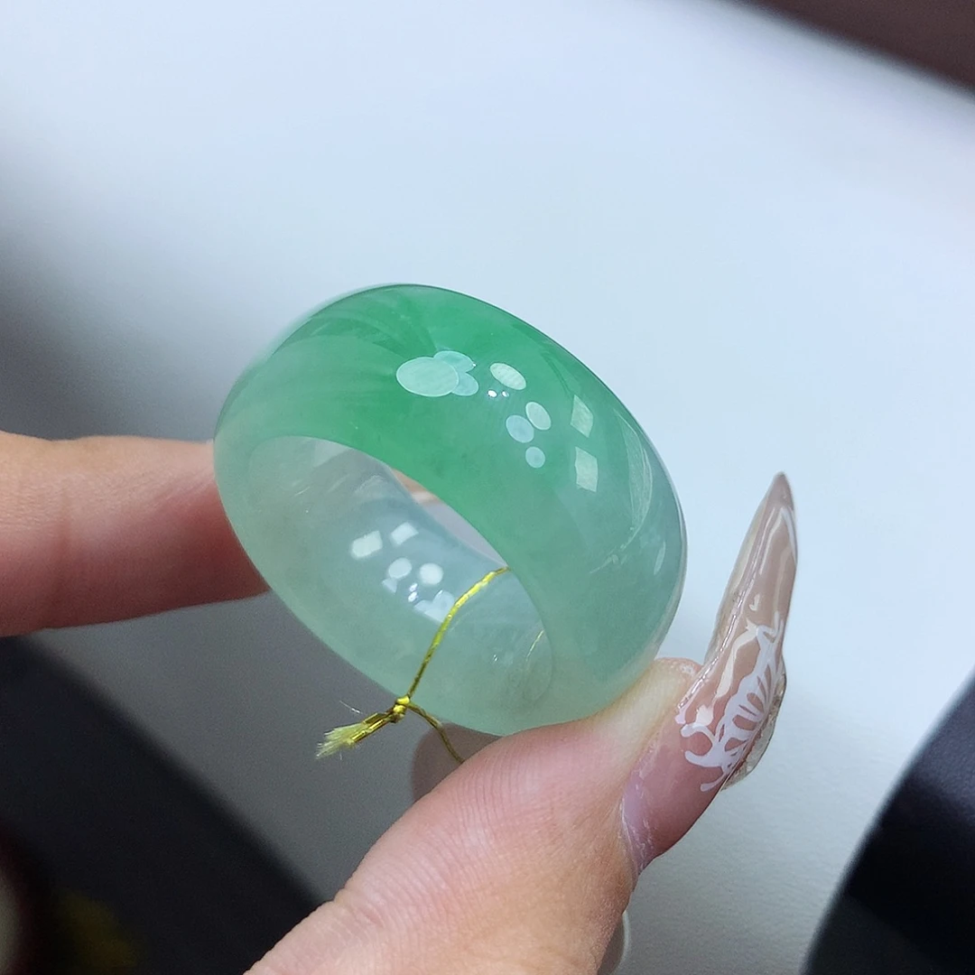 翡翠戒指未镶嵌故*2324圈