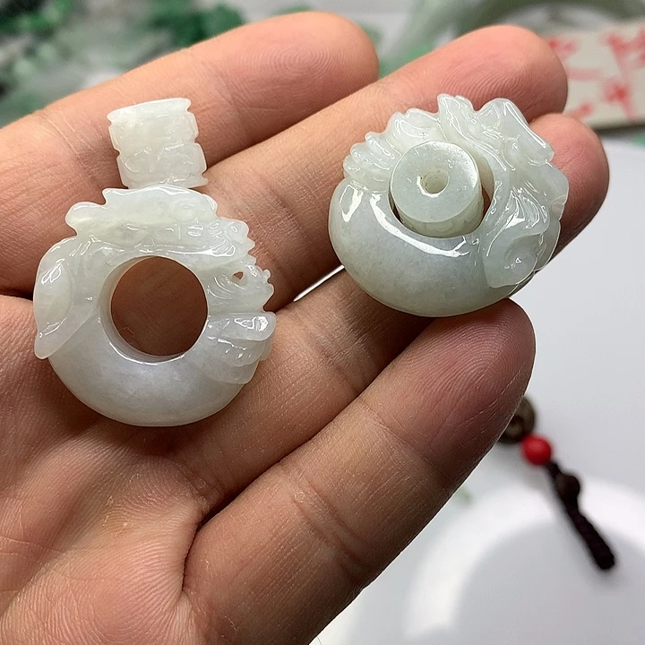 翡翠未镶嵌吊坠(赠链)多样性发货