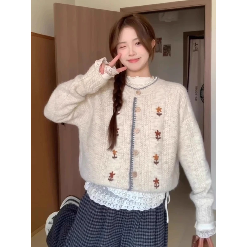 日系软糯高级感圆领花朵刺绣开衫毛衣外套女春秋款慵懒风穿搭上衣