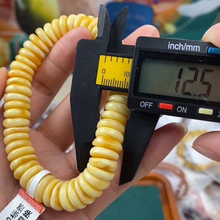 未镶嵌琥珀珠宝奇石