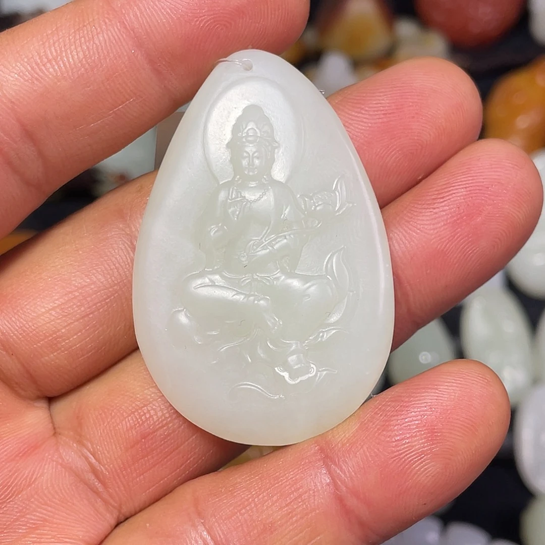 用***1和田玉未镶嵌颈饰吊坠