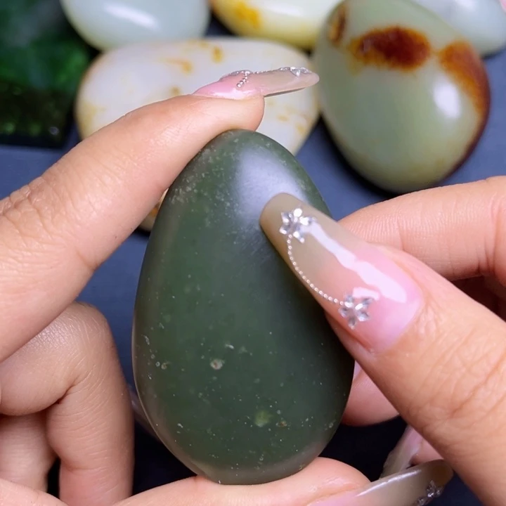 和田玉未镶嵌珠宝奇石