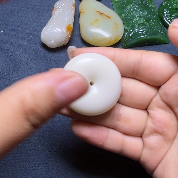 和田玉未镶嵌珠宝奇石