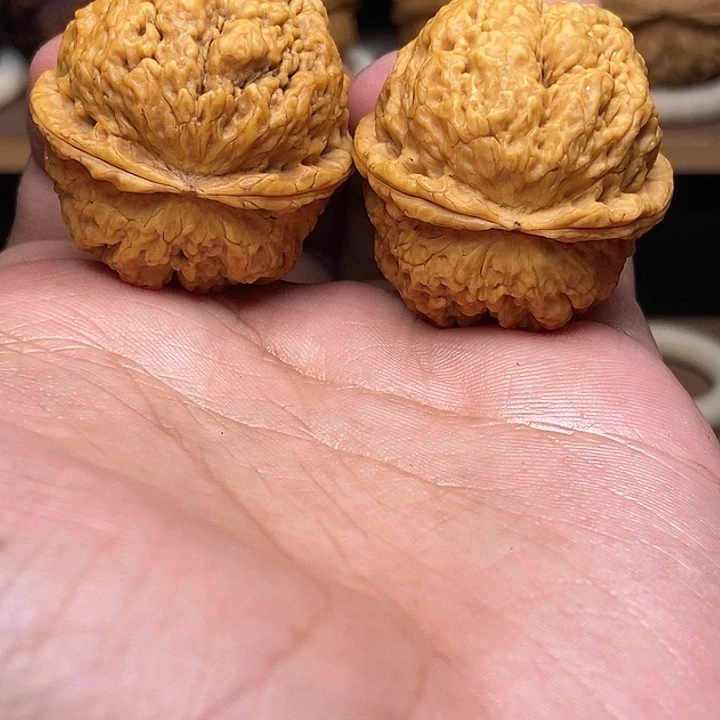 文玩核桃吊坠脑花