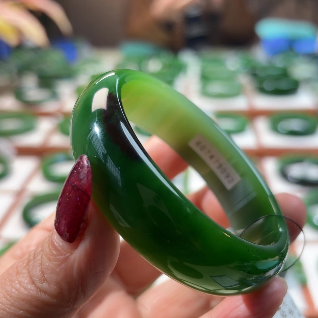 未镶嵌手镯和田玉（碧玉）吴*