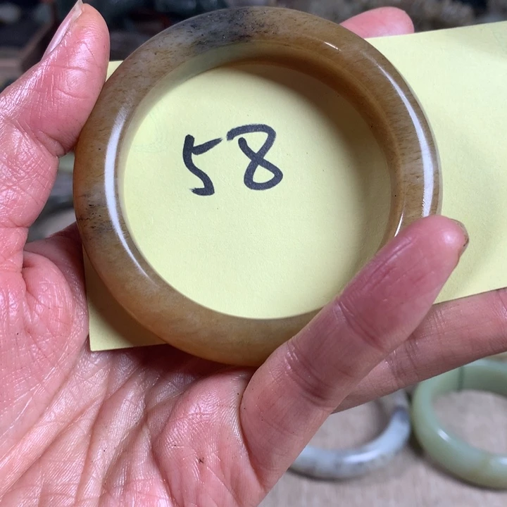 和田玉（糖玉）未镶嵌手镯