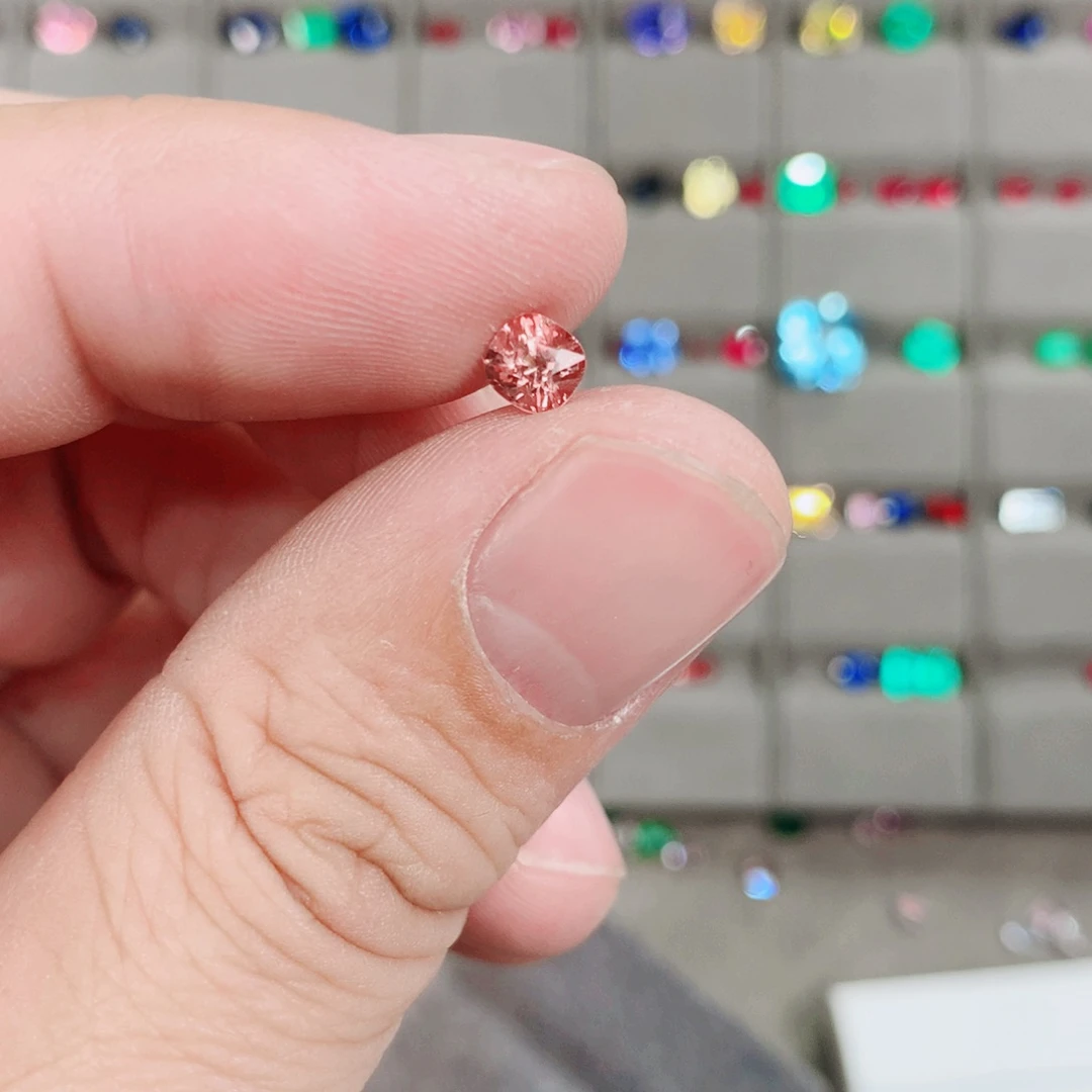 尖晶石裸石未镶嵌0.65ct 日落色尖晶石