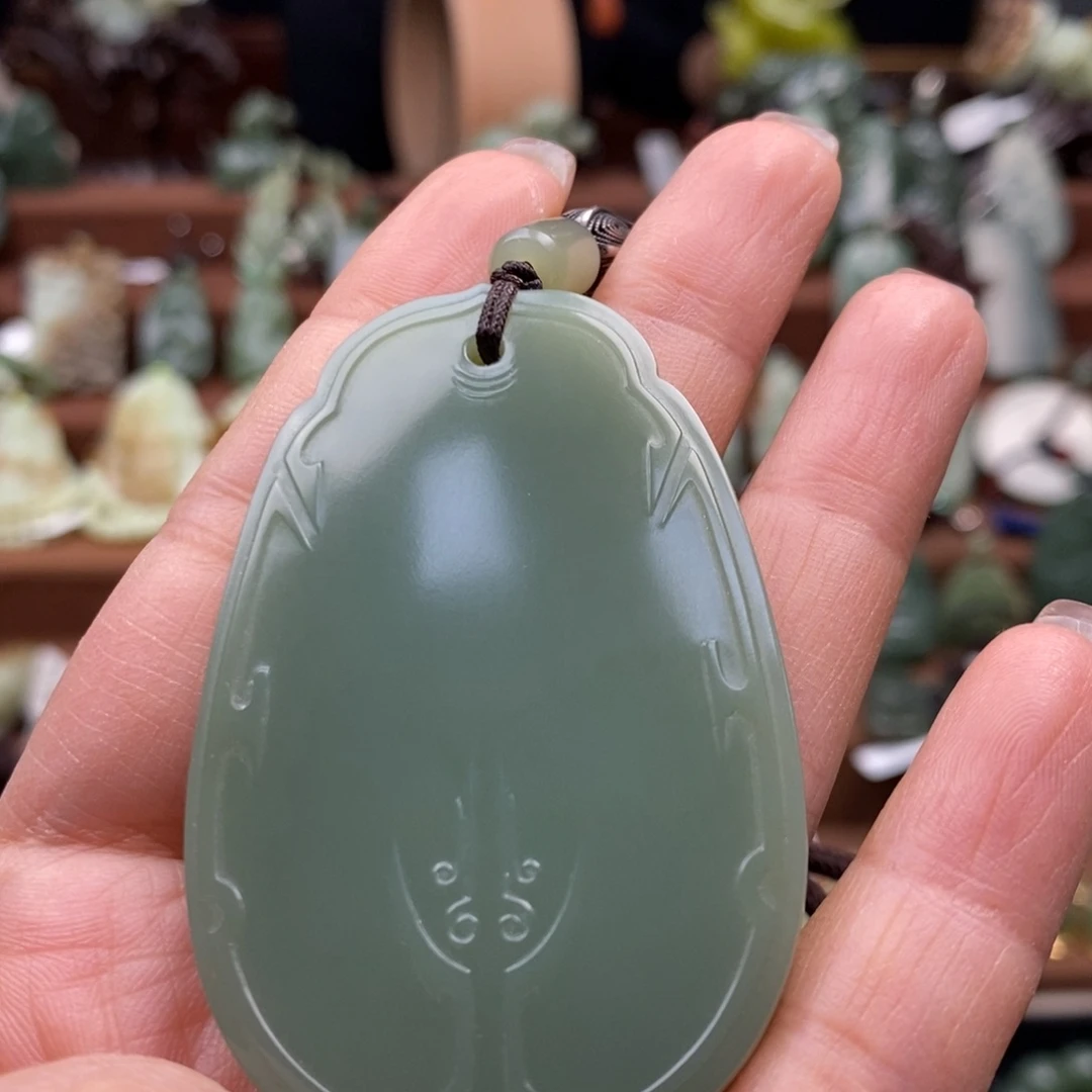 7***2和田玉未镶嵌挂件