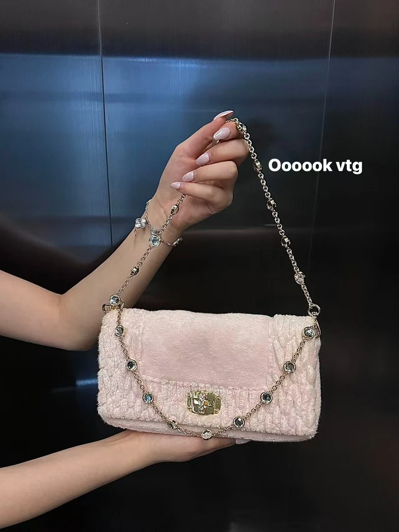 95新 MIU MIU/缪缪  miumiu粉色毛昵宝石链单肩包