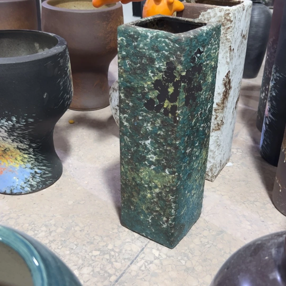 高度36口8有孔瓷器