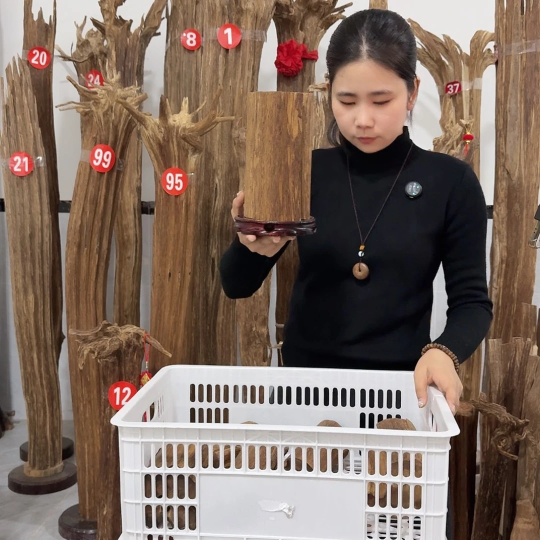 沉香碎屑沉香原材料