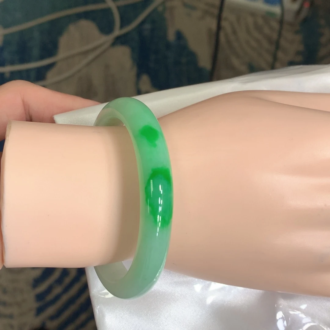 翡翠未镶嵌手镯（贵妃镯）翡翠（55贵妃）