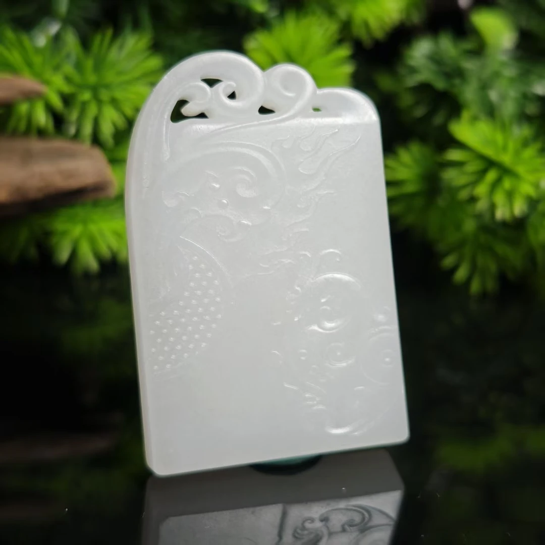 lot6094 龙纹玉牌 和田玉白玉 47*30.5*7.2mm 26g