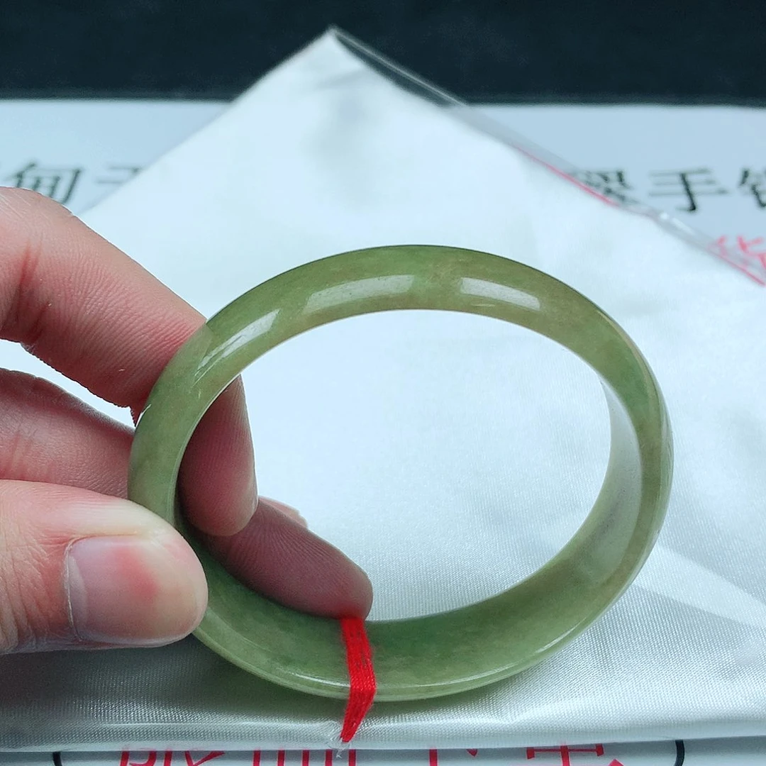 翡翠手镯未镶嵌圈54贵