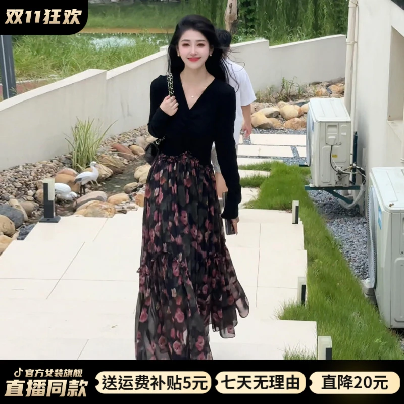 法式高级设计感碎花连衣裙女装秋冬2025法式修身碎花拼接连衣裙