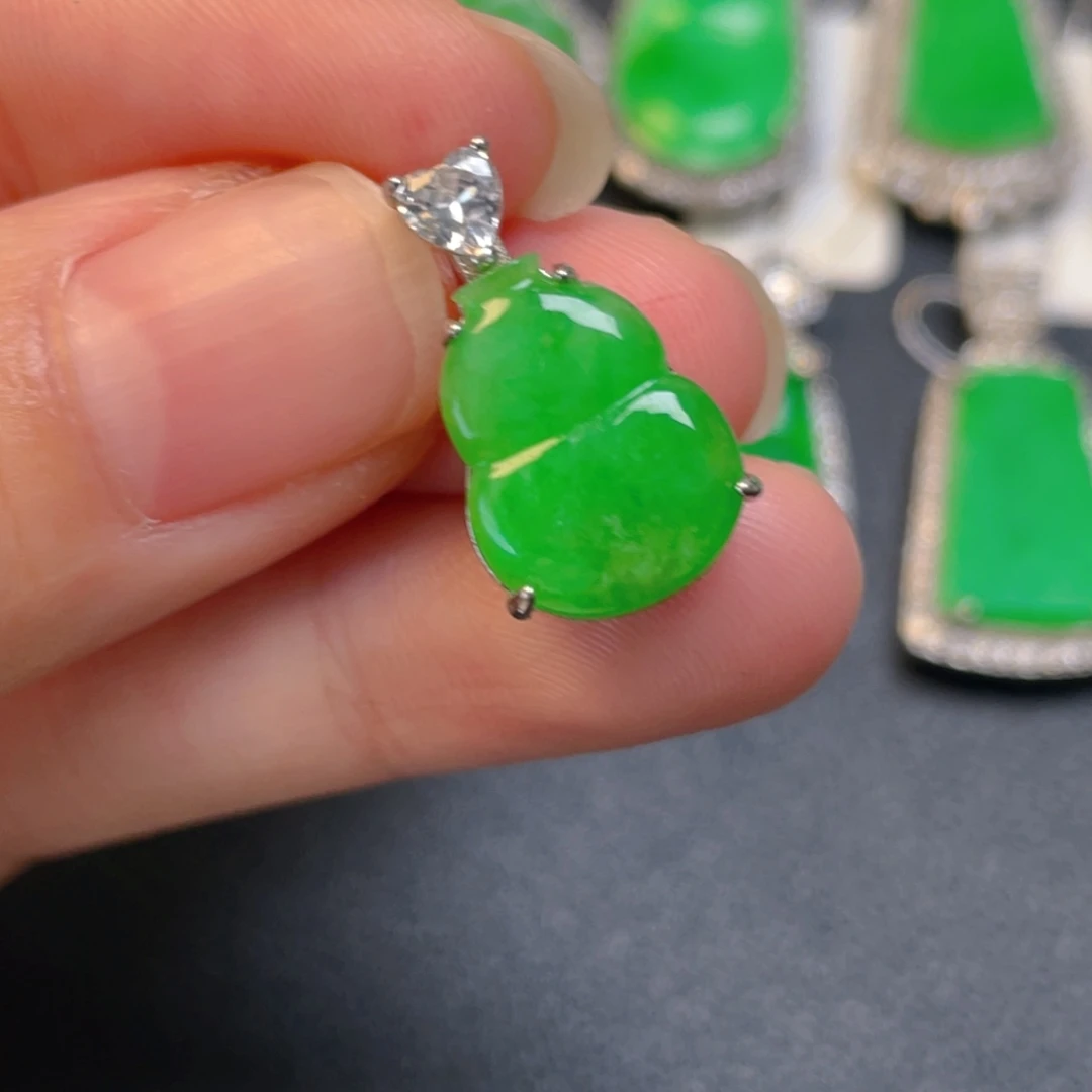 颈饰银S925镶嵌翡翠