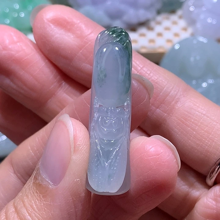 翡翠未镶嵌颈饰炸/一鸣惊人