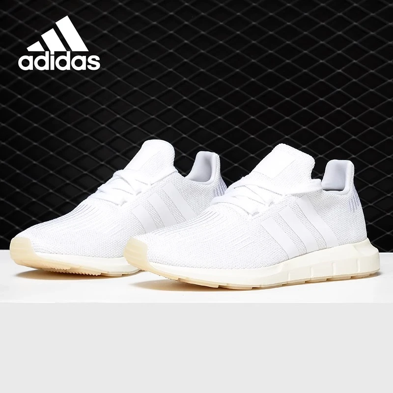 【微瑕】adidas防滑透气低帮马拉松跑步鞋女款米白色D96647