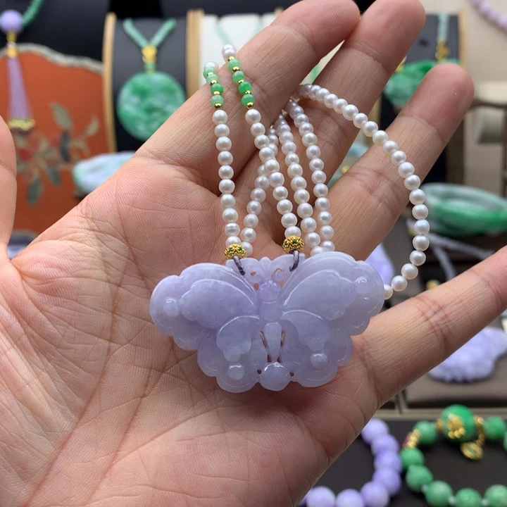 翡翠未镶嵌吊坠(赠链)