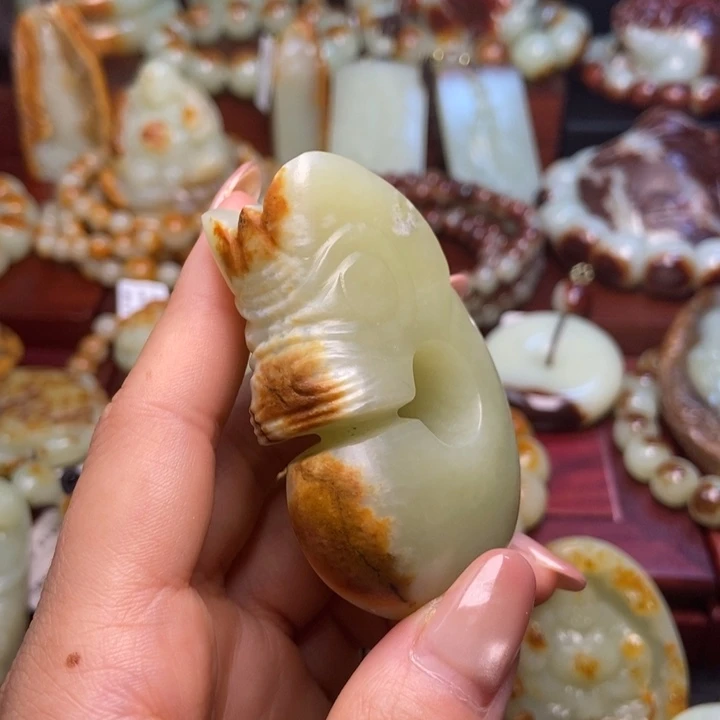 岫岩河磨玉（透闪石质玉）未镶嵌把件