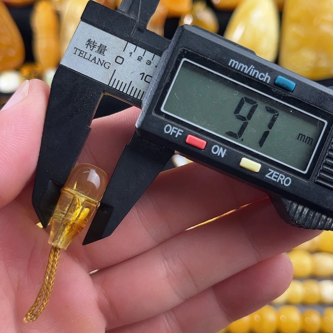 蜜蜡未镶嵌珠宝奇石