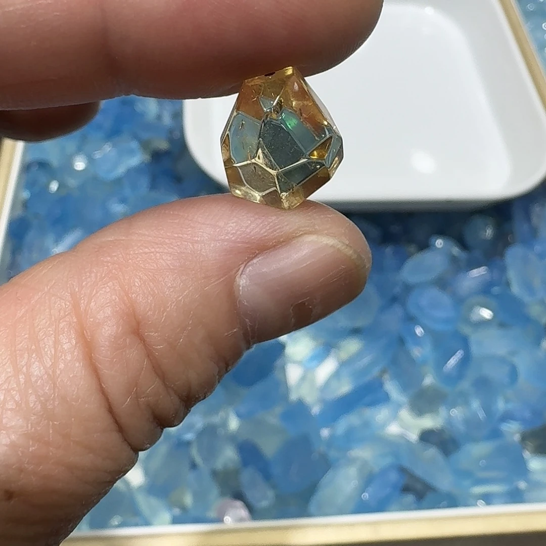 水晶珠宝半成品未镶嵌天然黄水晶随行通孔定制