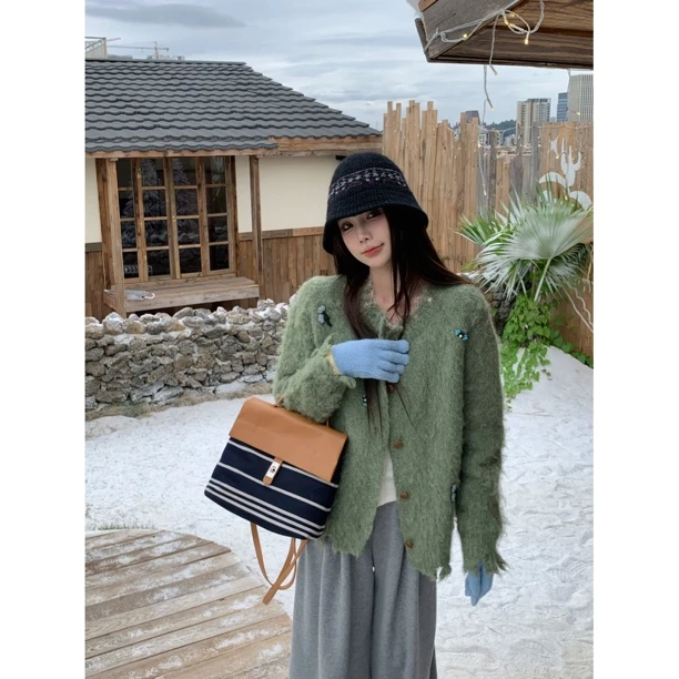 赵小小【南法加期】16329 秋季韩系刺绣针织开衫秋冬温柔风毛衣外套