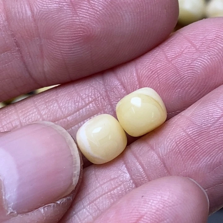 蜜蜡琥珀画未镶嵌吴*畏