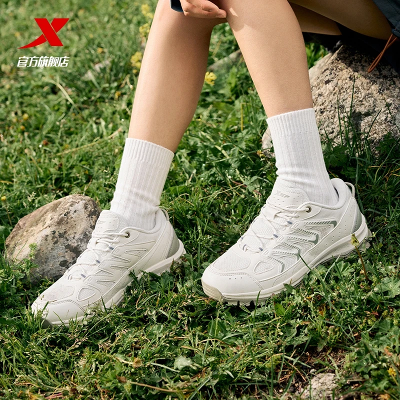 特步追山丨徒步鞋女鞋户外登山鞋秋季运动鞋耐磨防滑越野男跑步鞋