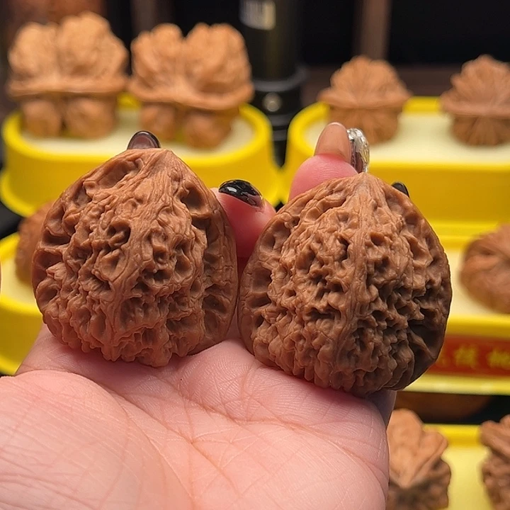 文玩核桃吊坠三角疆 42尺 全品