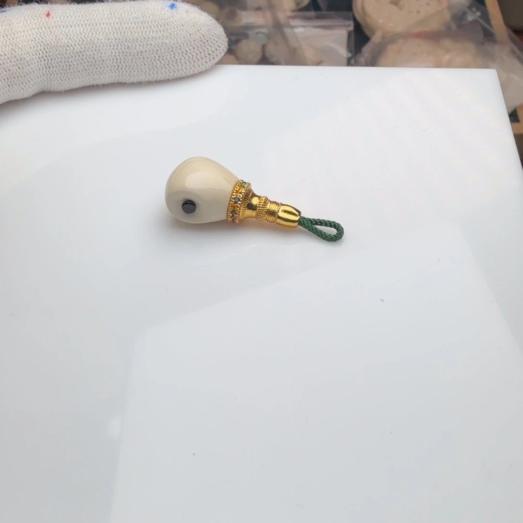 牧***殇柏香籽/百香籽吊坠