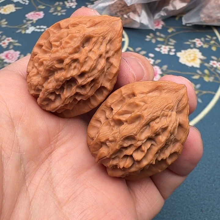 文玩核桃吊坠33.5全品 柳叶鸡