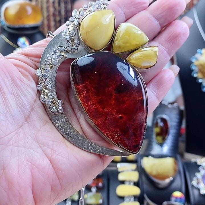 琥珀颈饰银S925镶嵌吊坠