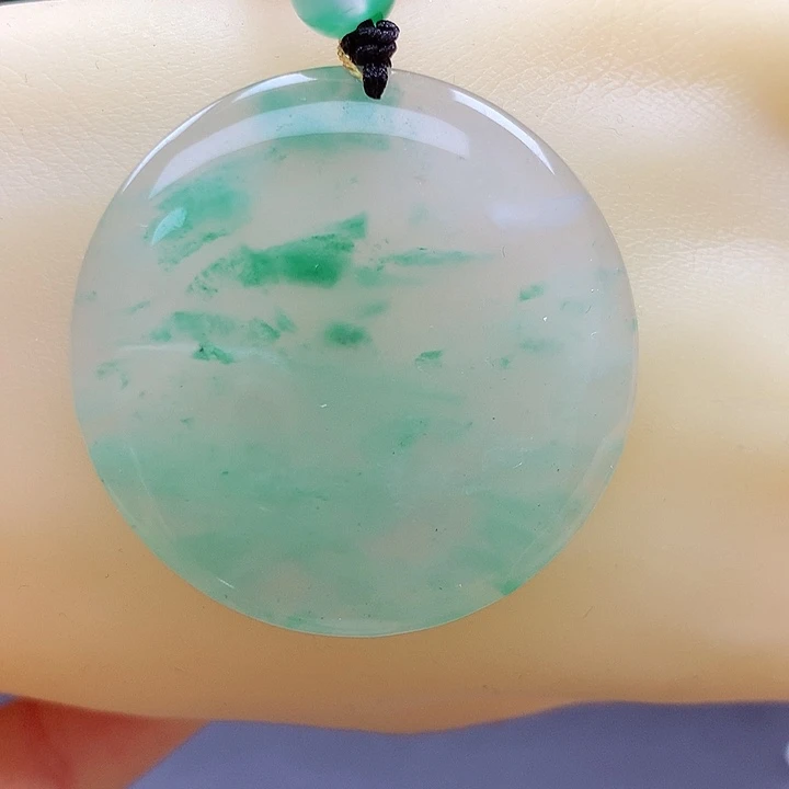 石英质玉颈饰未镶嵌