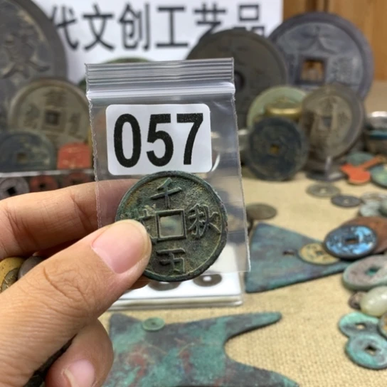 春***象铜现代文创工艺品