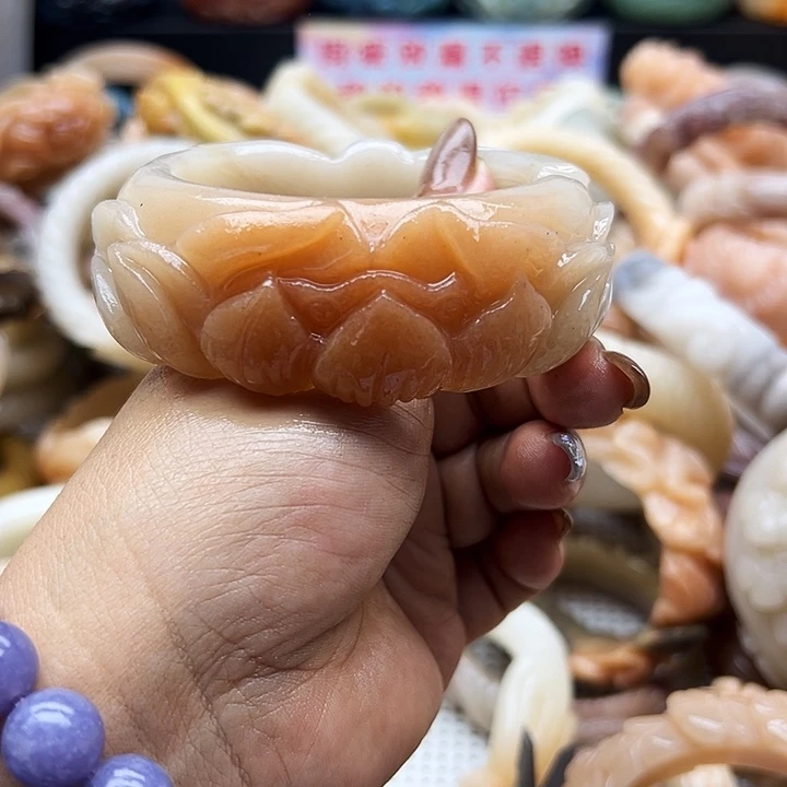 未镶嵌手镯石英岩玉