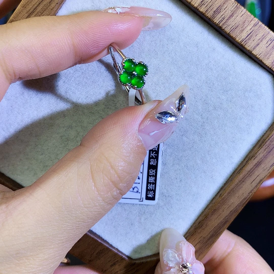 翡翠戒指银S925镶嵌天然翡翠戒指