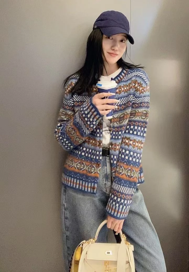 Danjun“早春新款彩线羊毛”开衫