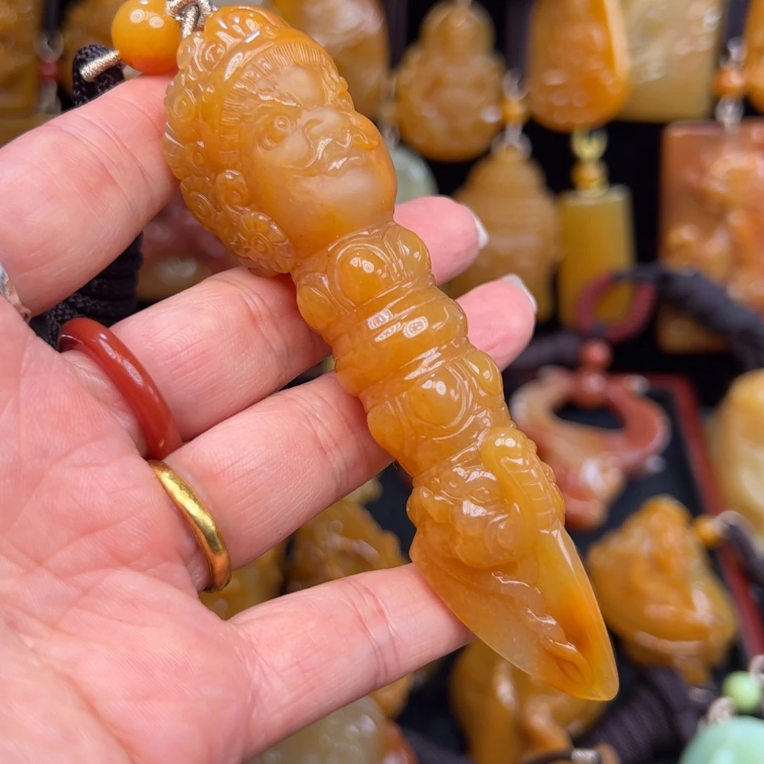 石英质玉（黄龙玉）合金颈饰